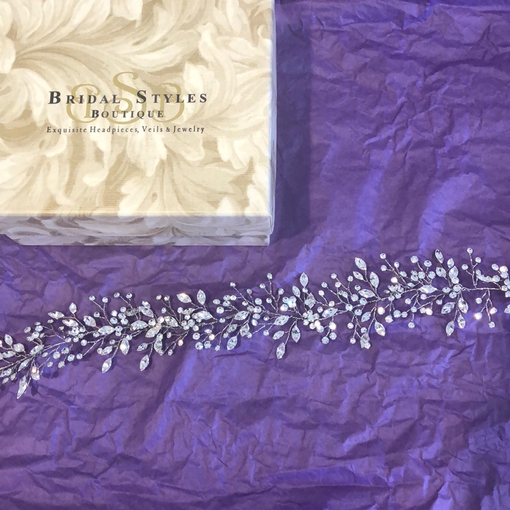 Bridal headband *neverworn*